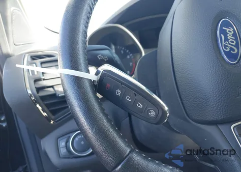 2017 Ford Escape Titanium из США, поврежденный, VIN 1FMCU9JD8HUB48386